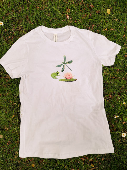 Fairy aesthetic lily pads woman T-shirt, autumn fairy frog tee